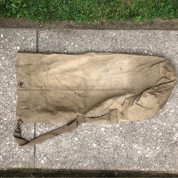 Lot of 2 military surplus duffel bags - Picture 8 of 8